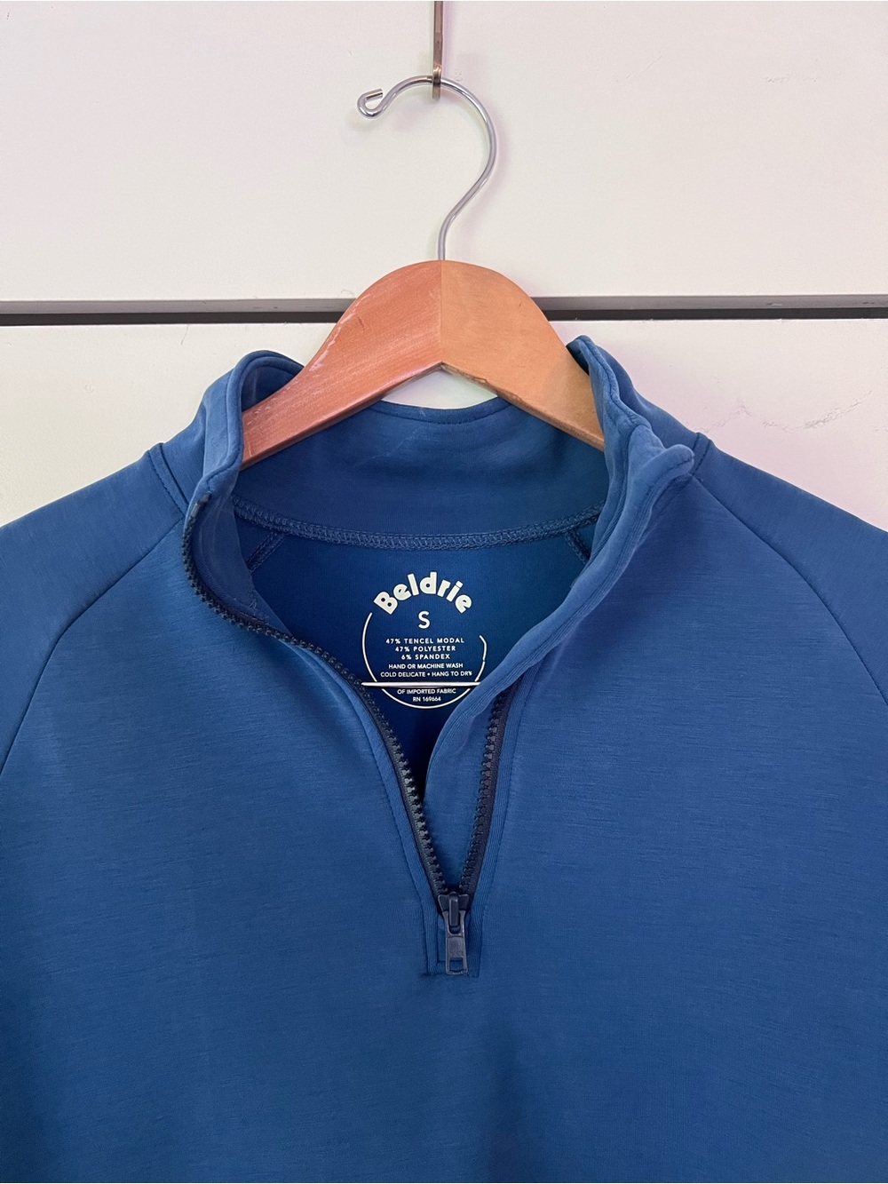 Beldrie Golf High-Low Quarter Zip - Picture 6 of 9